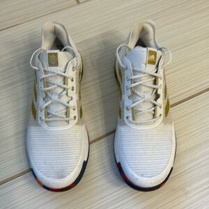 Women’s Adidas Sneakers